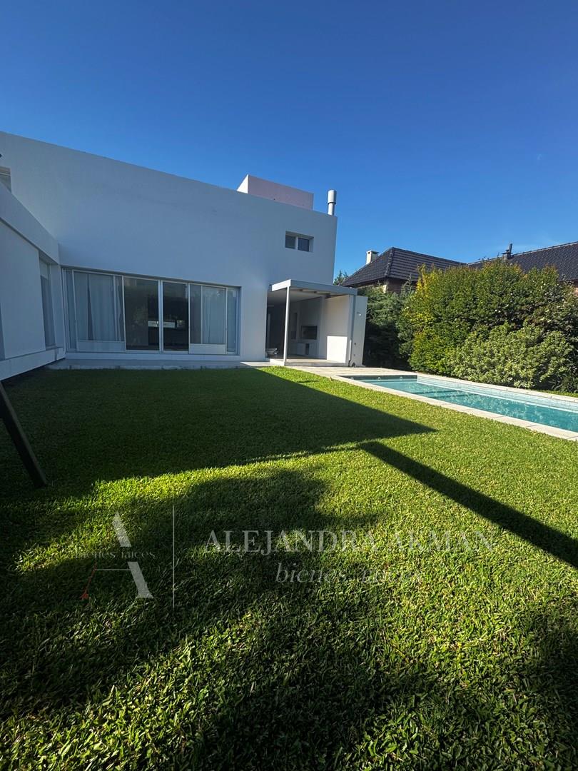 av de los lagos 3600