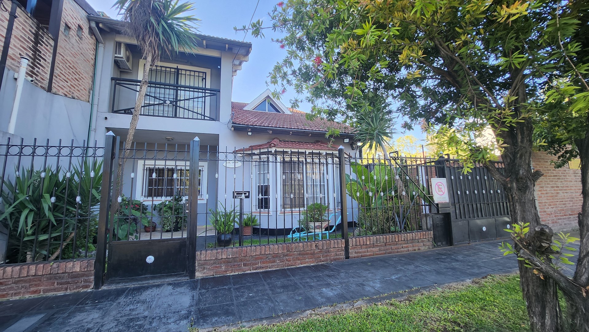Diaz de Guzmán 3300