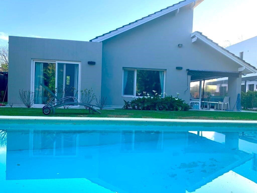 CLUB NEWMAN. Juan Domingo Peron 7200