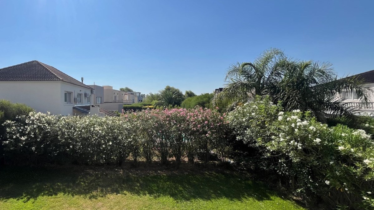 av de los lagos 2000