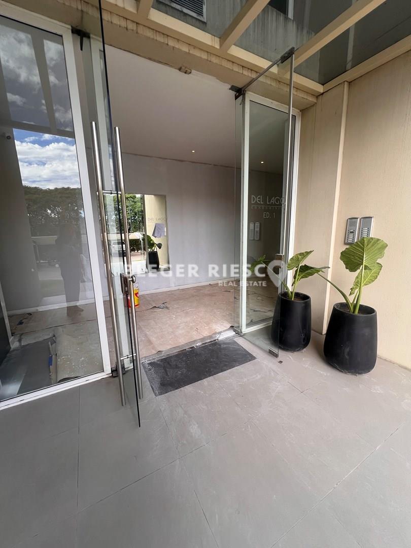 Del Lago Condominio 100