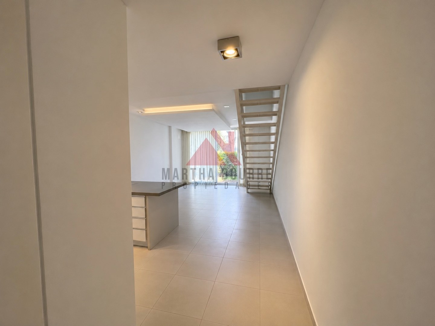 Ayres Loft, Pilar 400