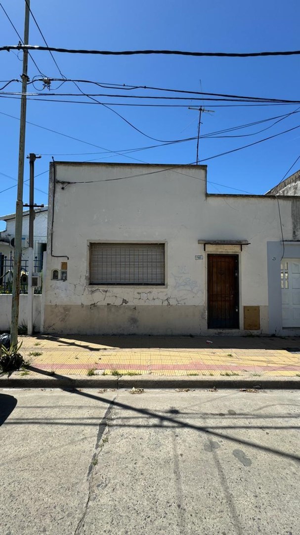 Moron, Pasaje Cacique Calfucura 700