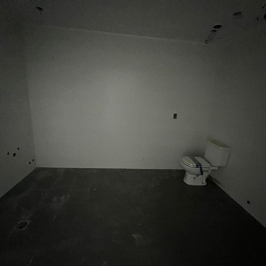 1896347970.jpg