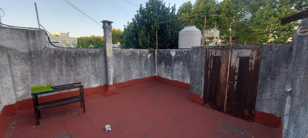 1928893412.jpg