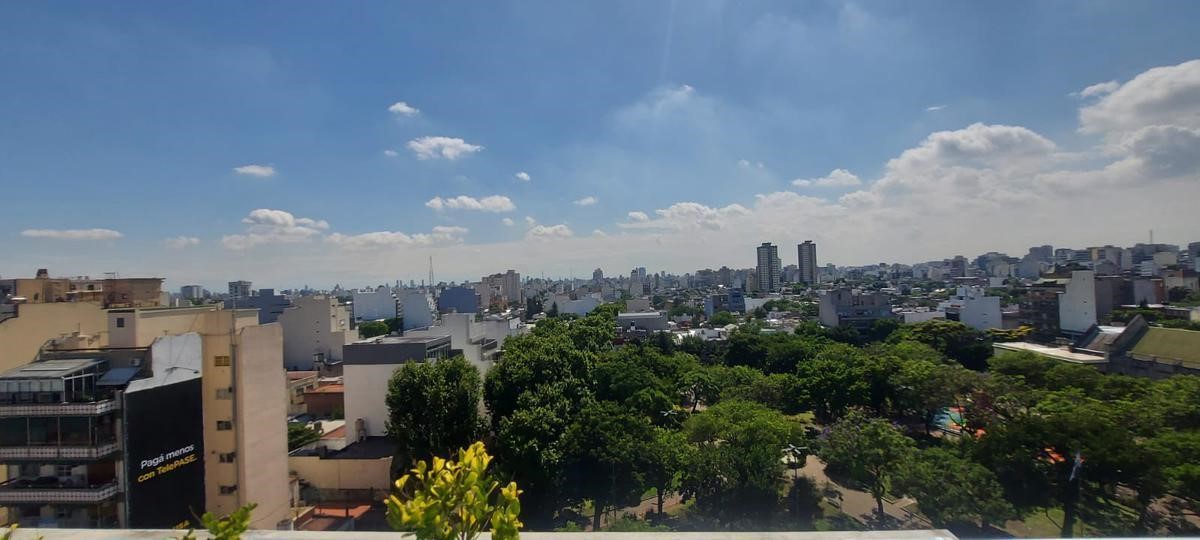 1908875273.jpg