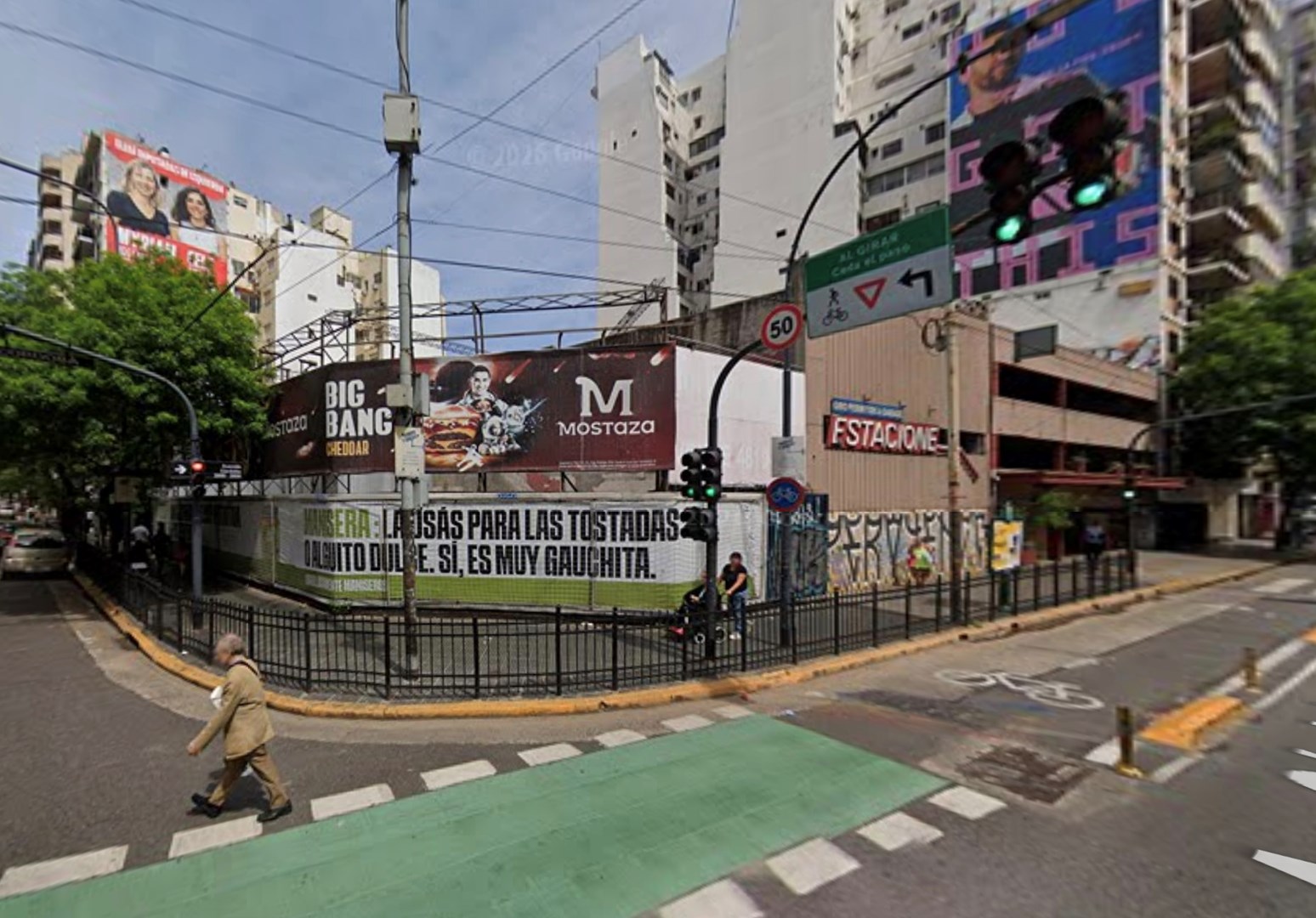 Av. Pueyrredon 900