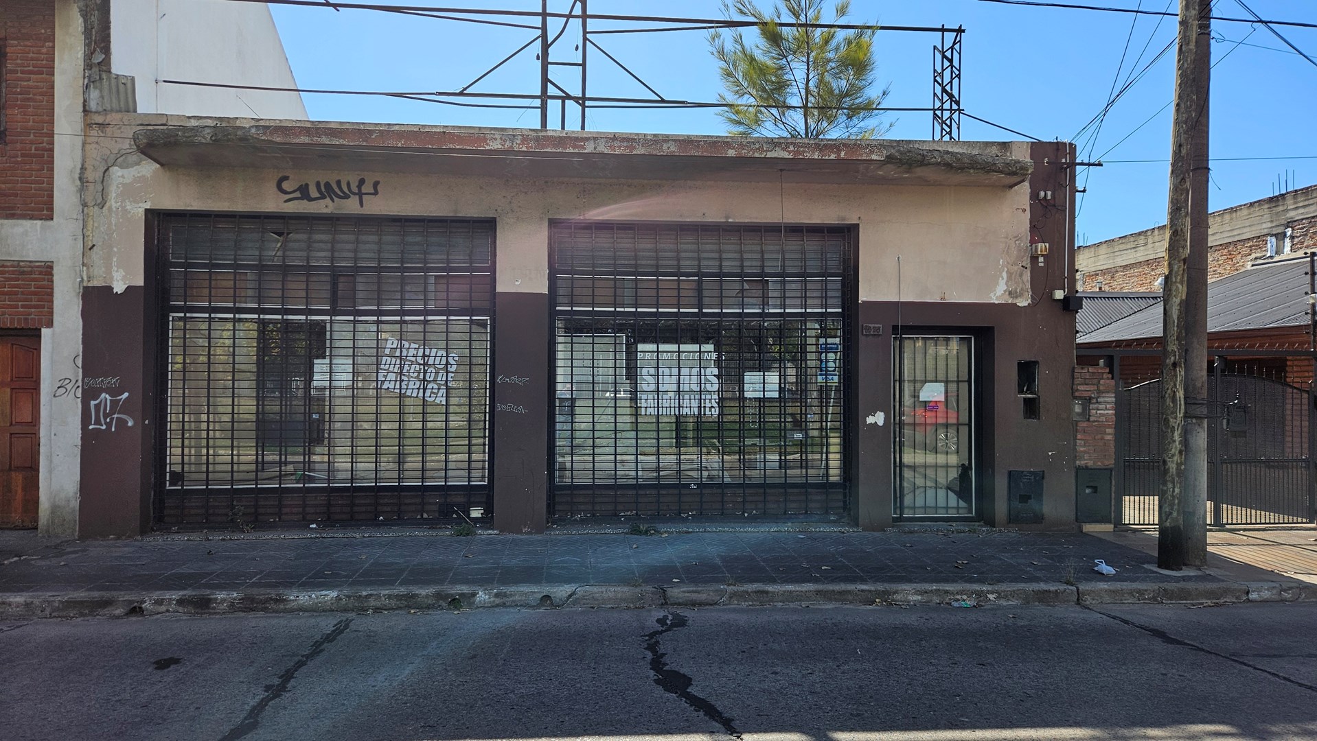 Avenida Hipolito Yrigoyen 5500