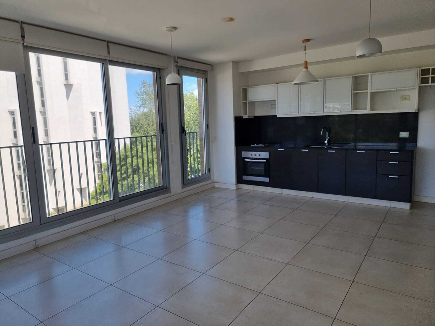 Vilahaus, Ayres Vila