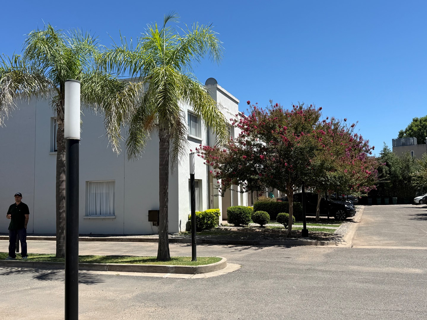 Pellegrini Village 1300