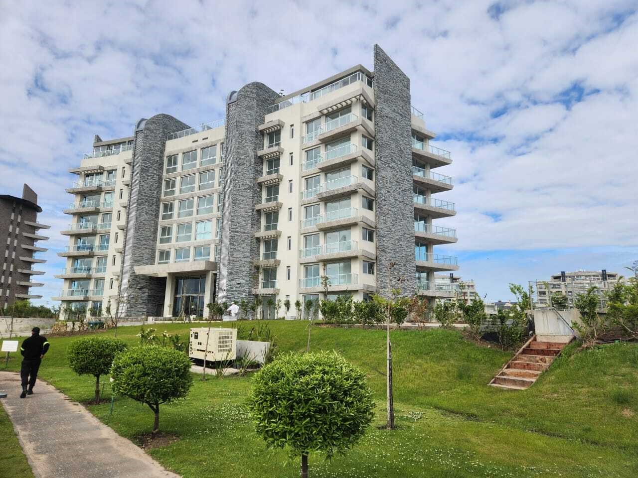 Yoo 5 al agua - a estrenar - Nordelta 600