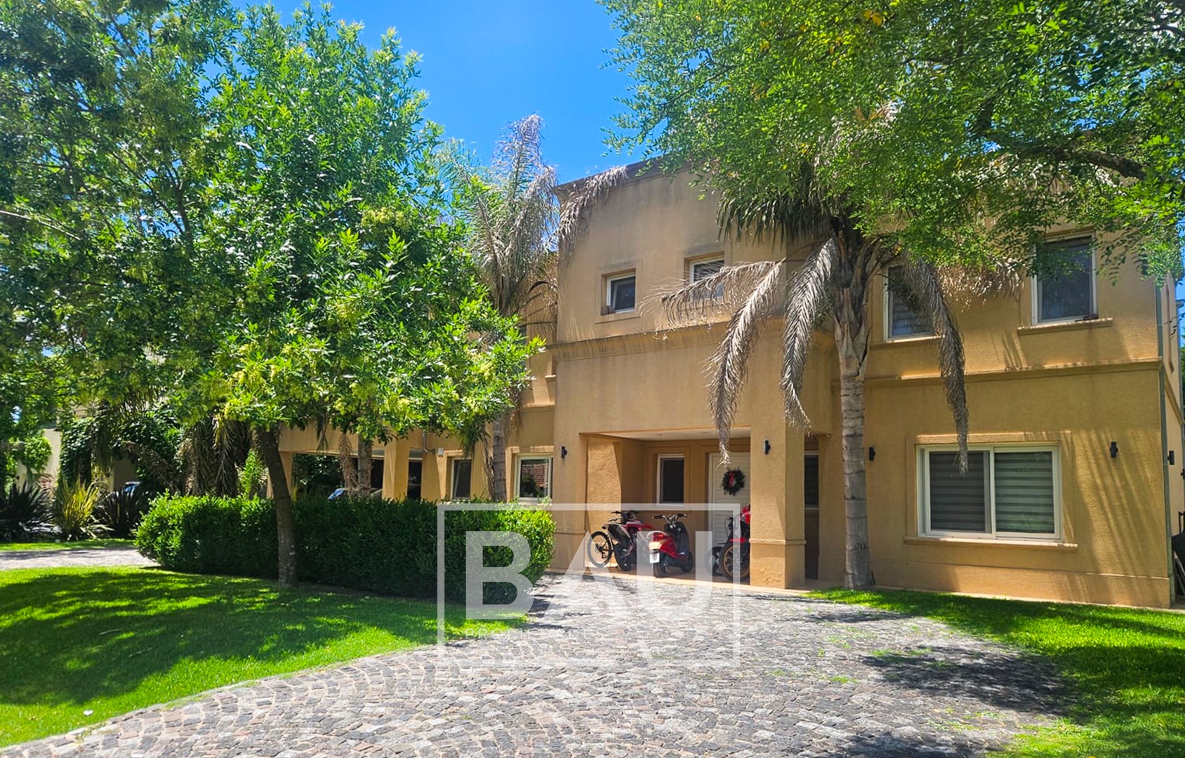 Santa Ana Barrio Cerrado