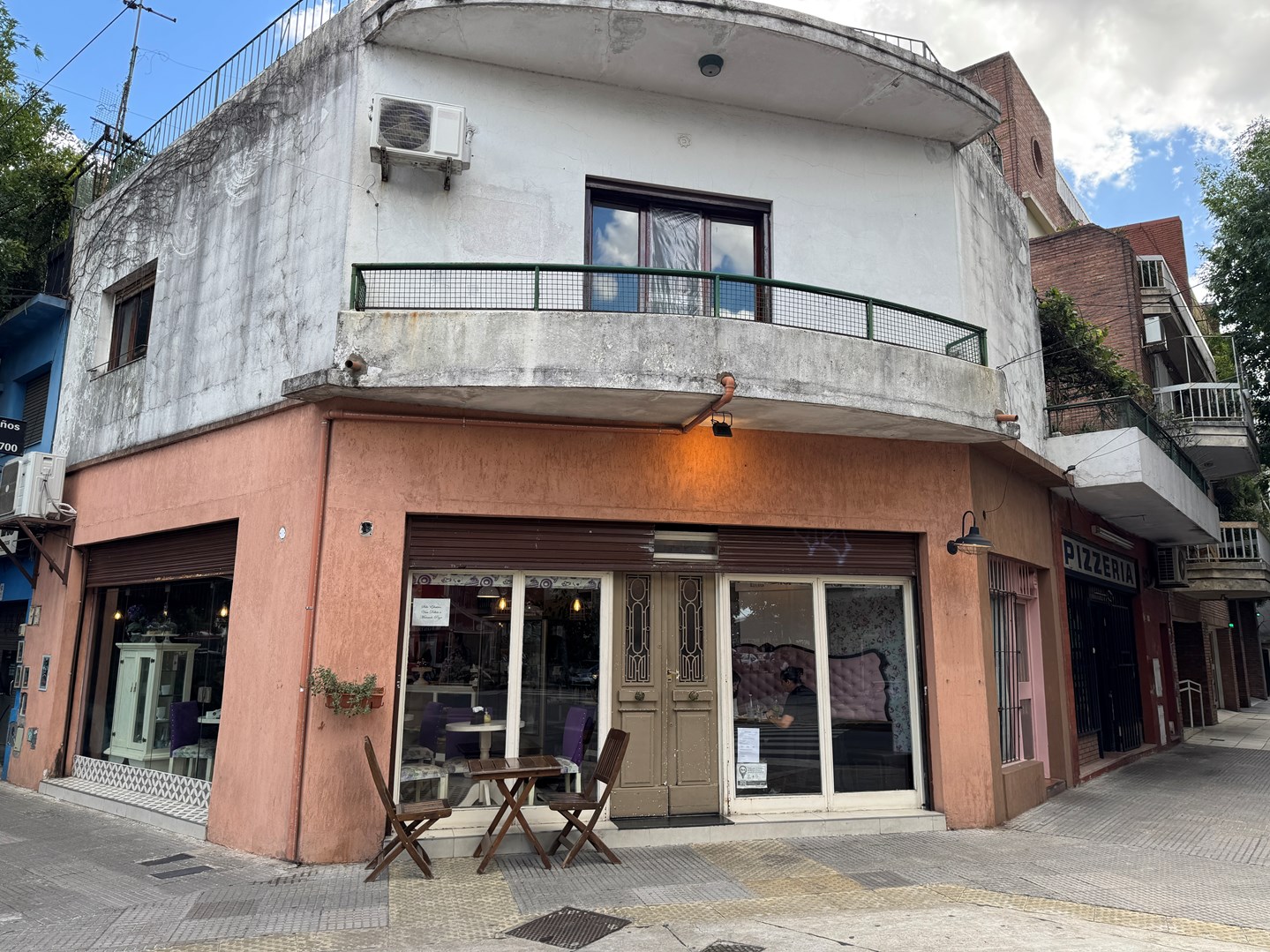 Arribeños 3600