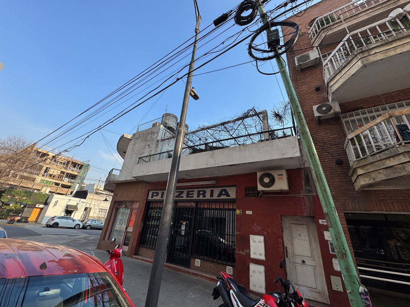 Arribeños 3600