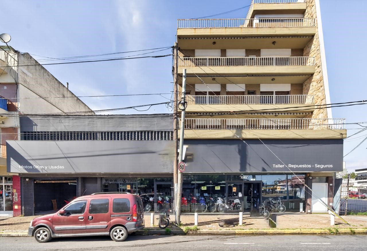 Avenida Presidente Peron 4200