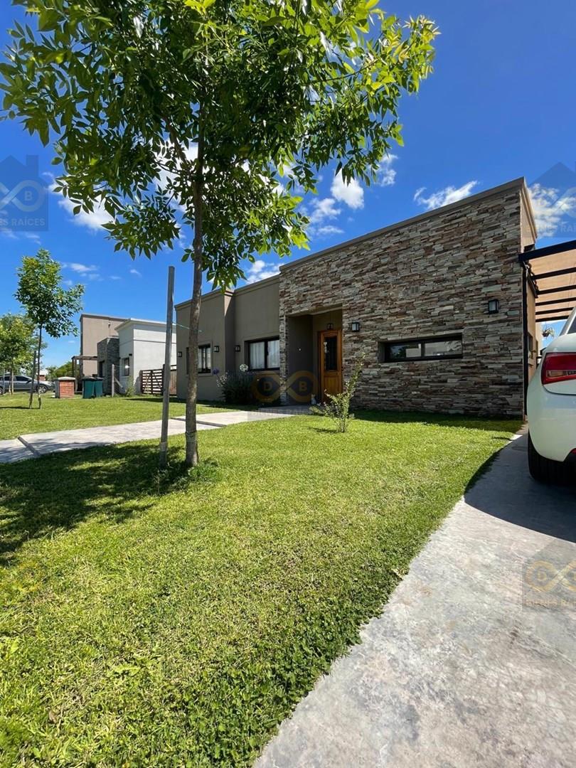 Santa Lucia, Pilar del Este, Pilar