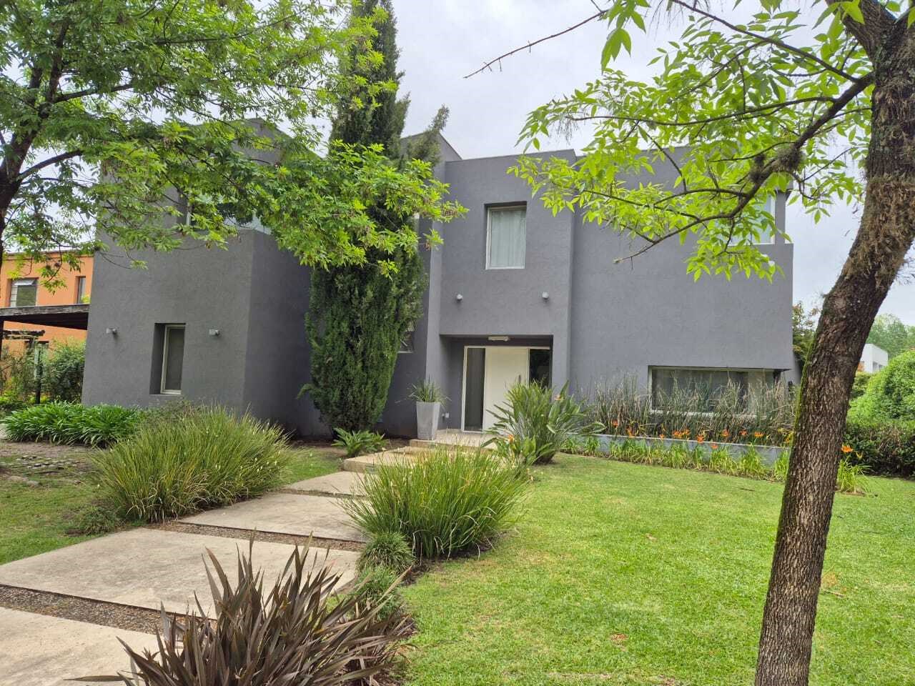 Alquiler Barrio El Encuentro Divina Casa 4 dormitorios