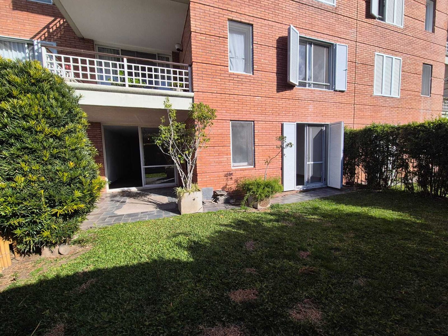 Venta PB con Jardin 3 amb. Jardines de San Isidro