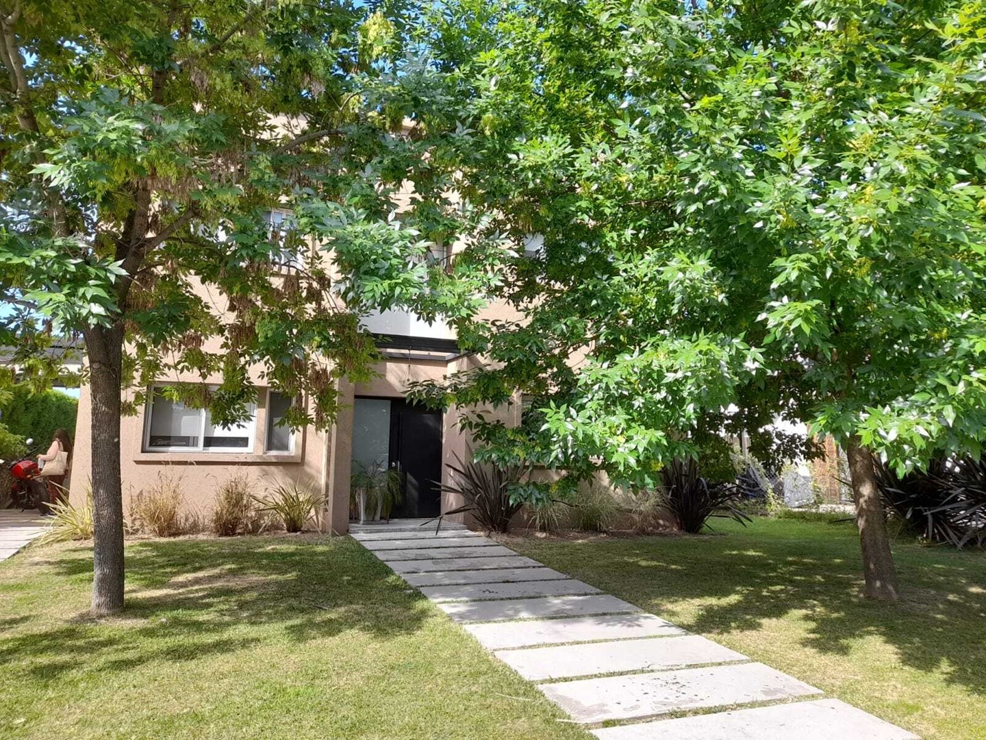 Alquiler a partir de Marzo 2026 Casa 3 dormitorios Lote Interno       Barrio Privado La Comarca 0