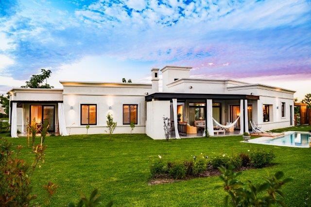 Venta de Increible Casa en 1 planta, Barrio Ceibos, Puertos del Lago