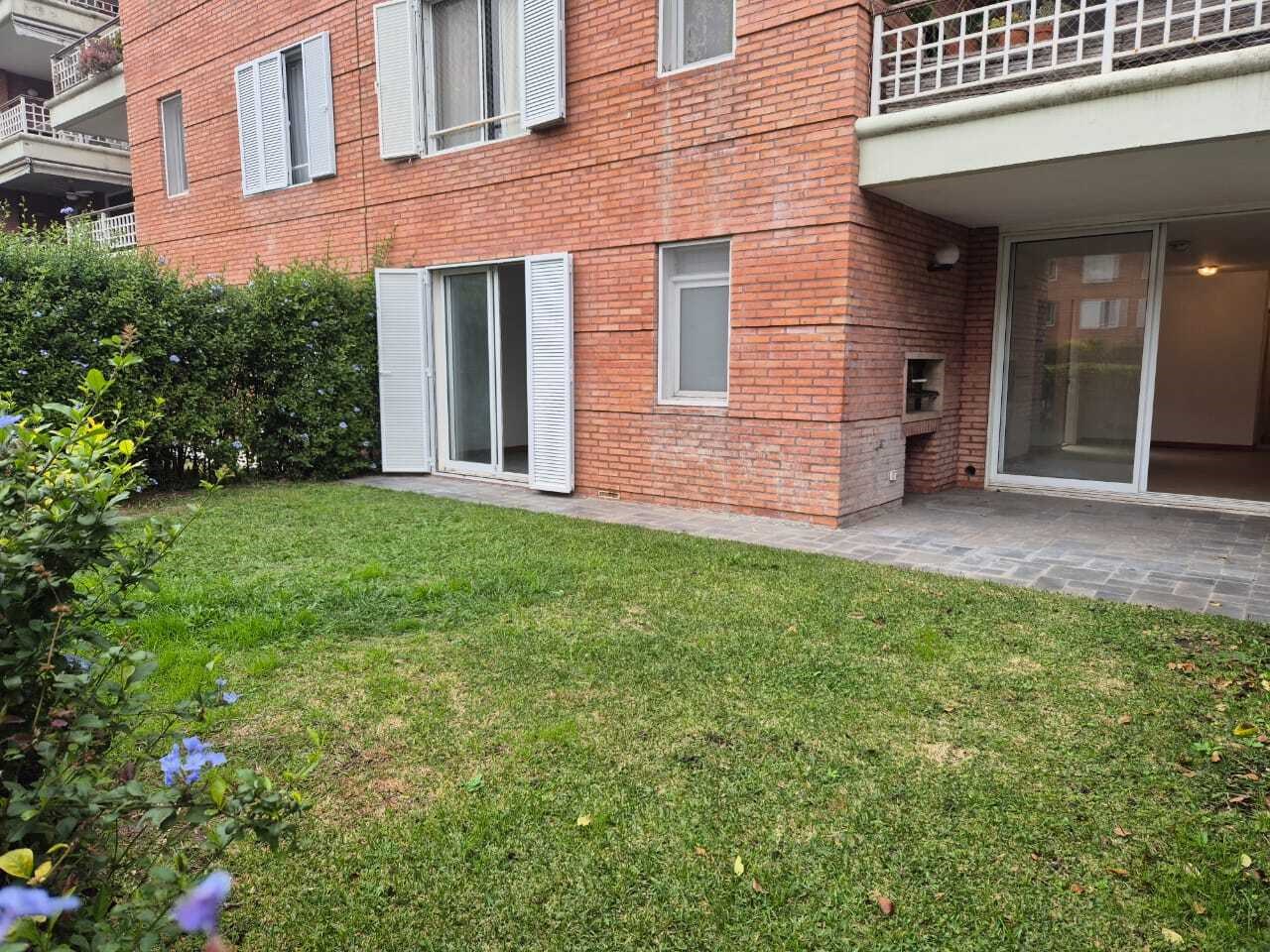Venta Departamento PB con Jardin y patio 3 amb. Jardines de San Isidro