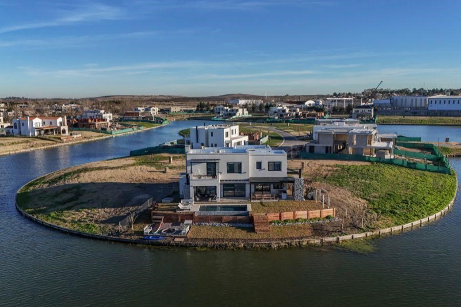 Venta Lote a Laguna     Barrio Cerrado San Fermin