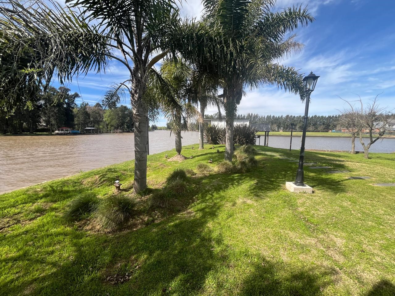 Acceso a Río Luján