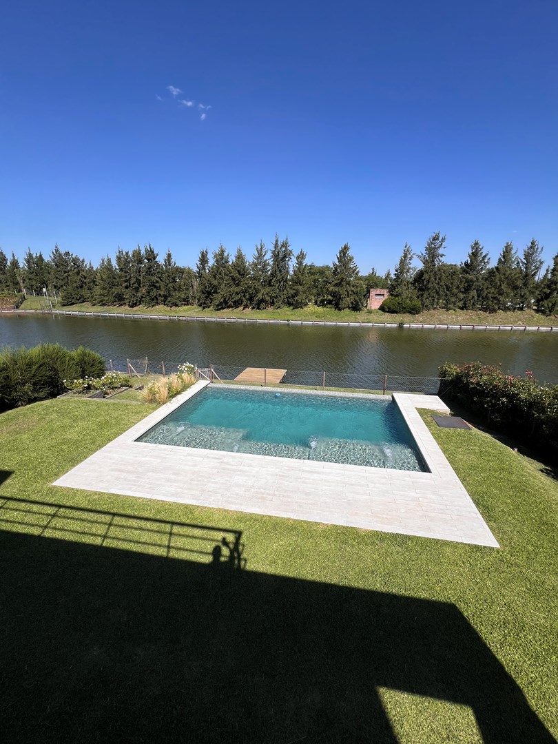 Casa en alquiler anual sin muebles en Virazon Nordelta 100