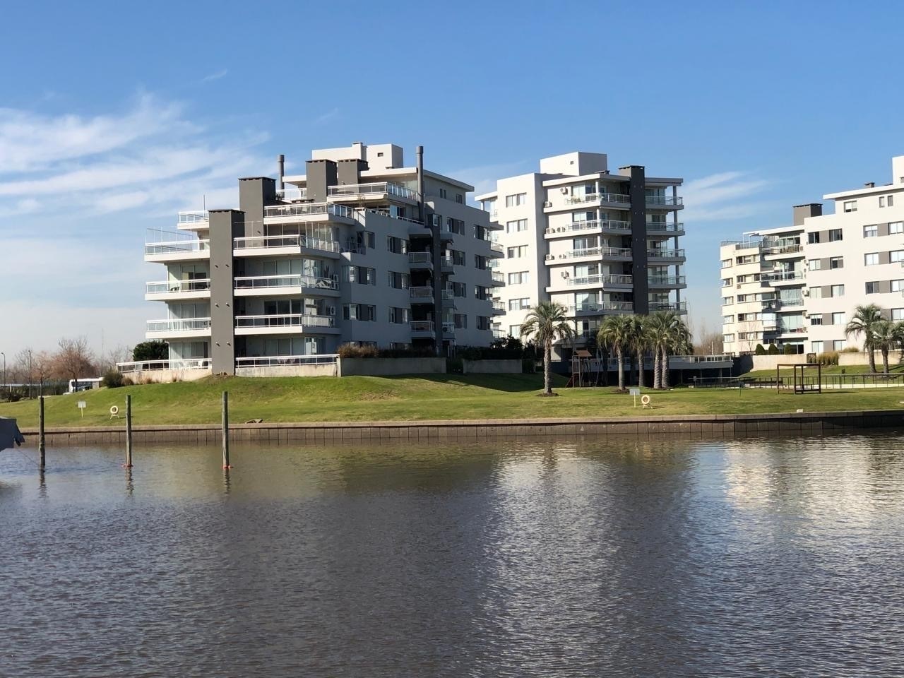 Departamento en Venta 3 dormitorios en Rivera NORDELTA con gran terraza y vista increíble al Río 0