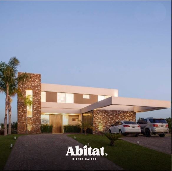 Muelles, Puertos del Lago.