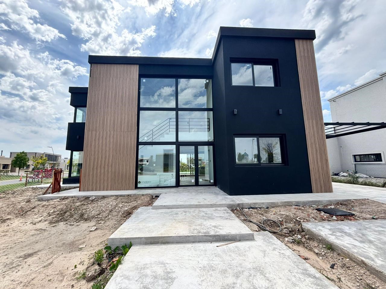 Riberas, Puertos, Escobar