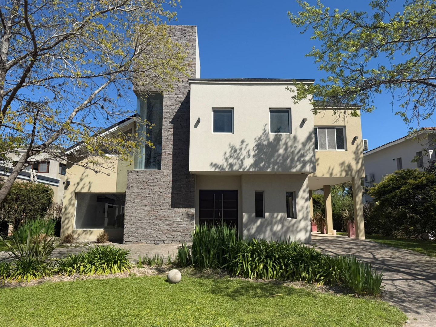 Intendente Corvalan 2400