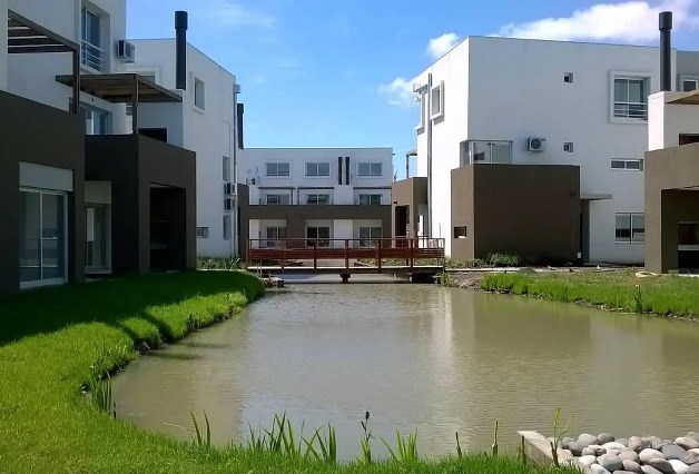 Sendero Lago