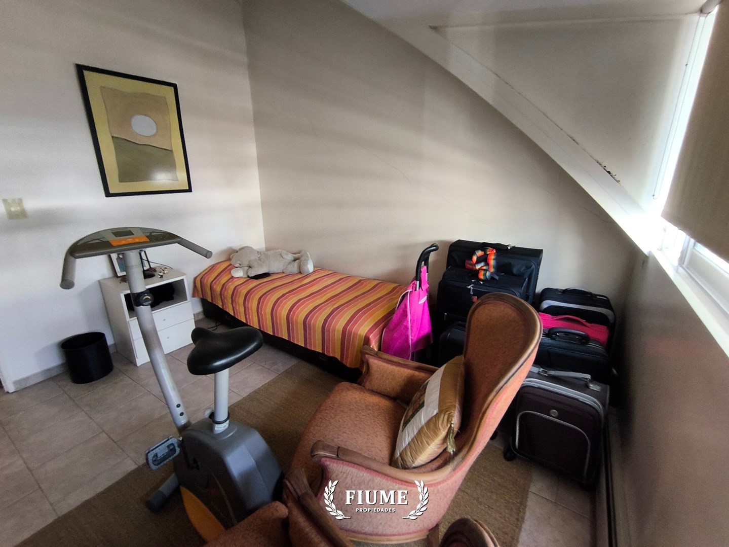 2-DORMITORIO C/PLACA