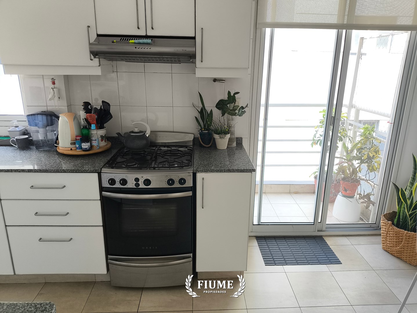COCINA LUMINOSA
