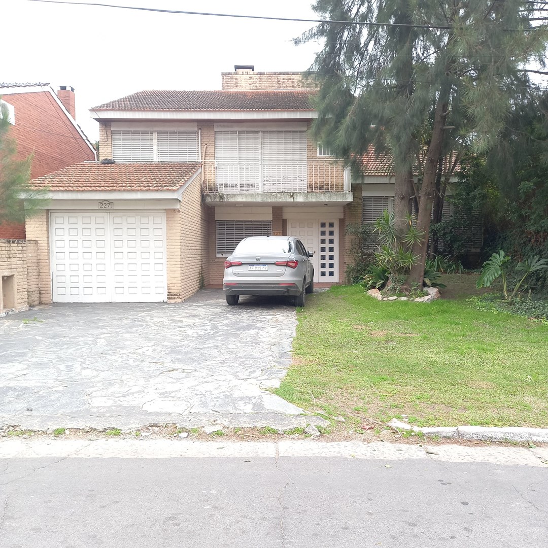 Aguado 2200