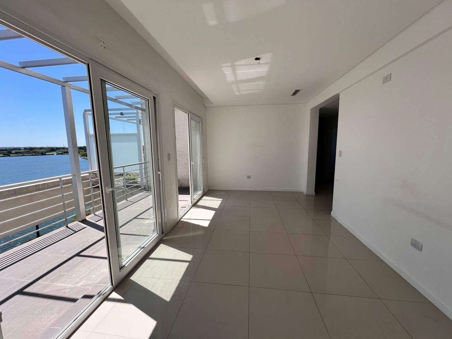 Departamento 2 ambientes en venta y en alquiler con vista a la laguna de Santa Clara en Vila Vela Vi 0