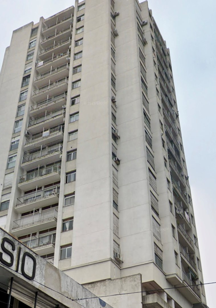 Hipolito Yrigoyen 400