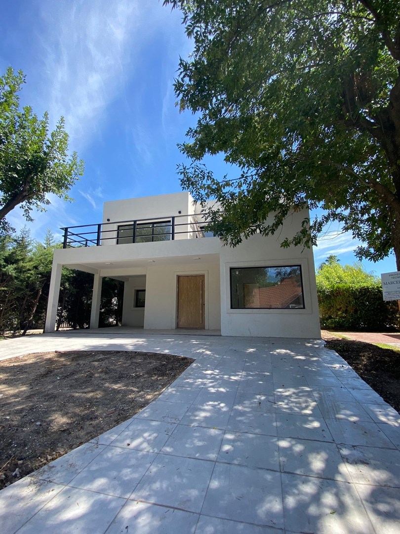 C. Almafuerte, Francisco Alvarez, Provincia de Buenos Aires 3900