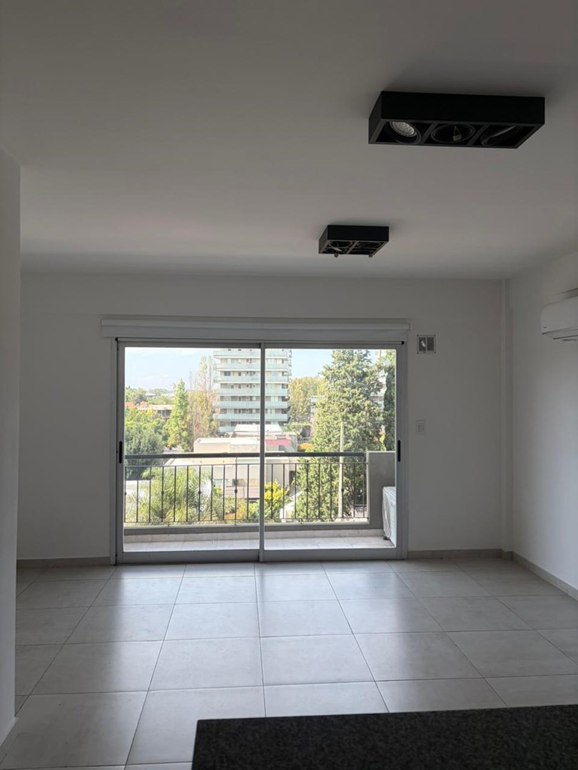 Mitre 1200