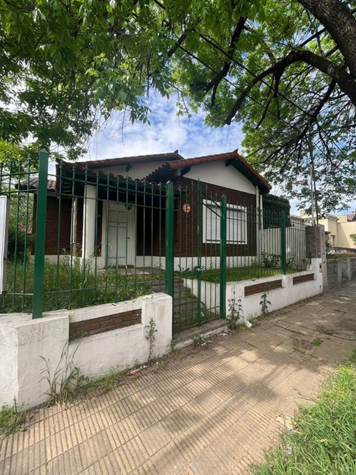Mariano Moreno 700