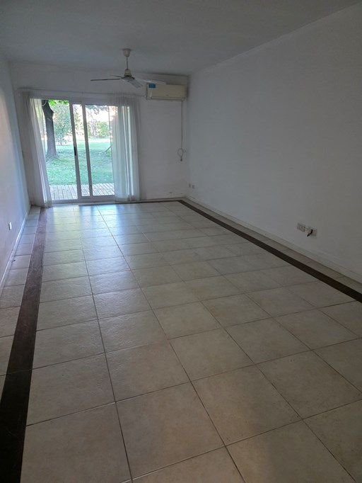 Las Mercedes - Av Champagnat 700