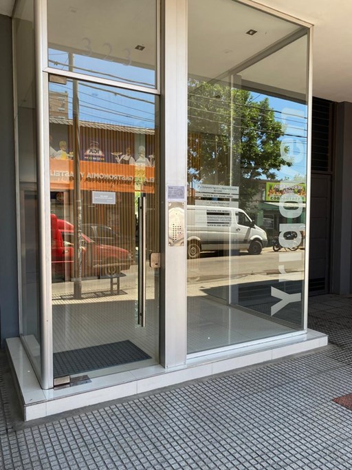 Hipolito Irigoyen 300