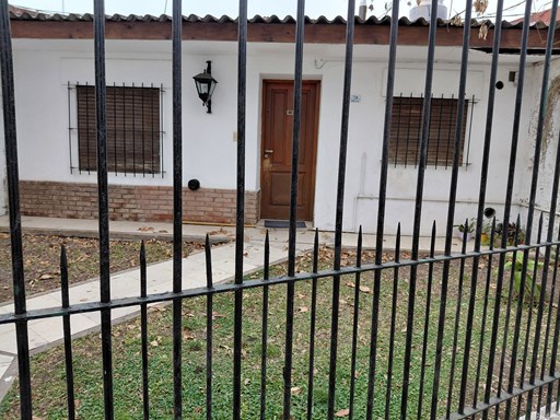 Juan b. alberdi 700