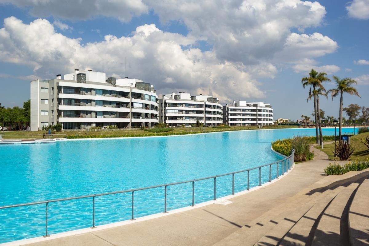 Lagoon Pilar Caamaño