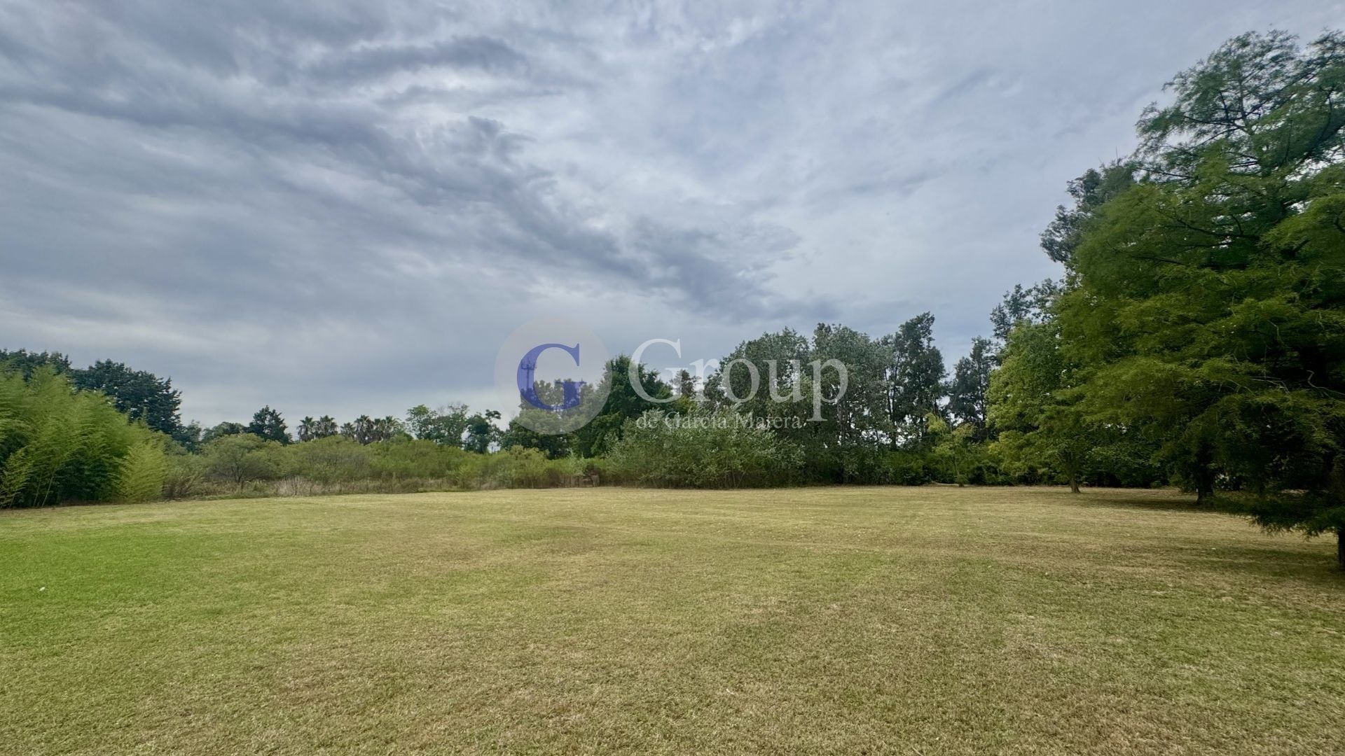 Av. Caamaño, Pilar 1000