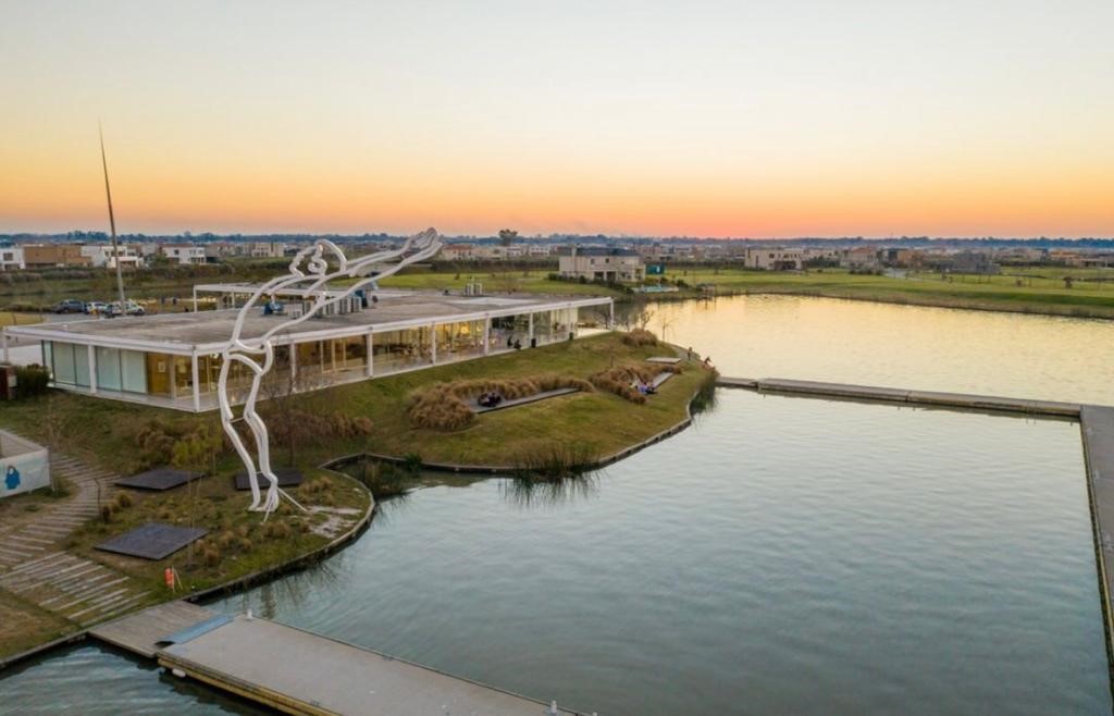 Acacias, puertos del lago