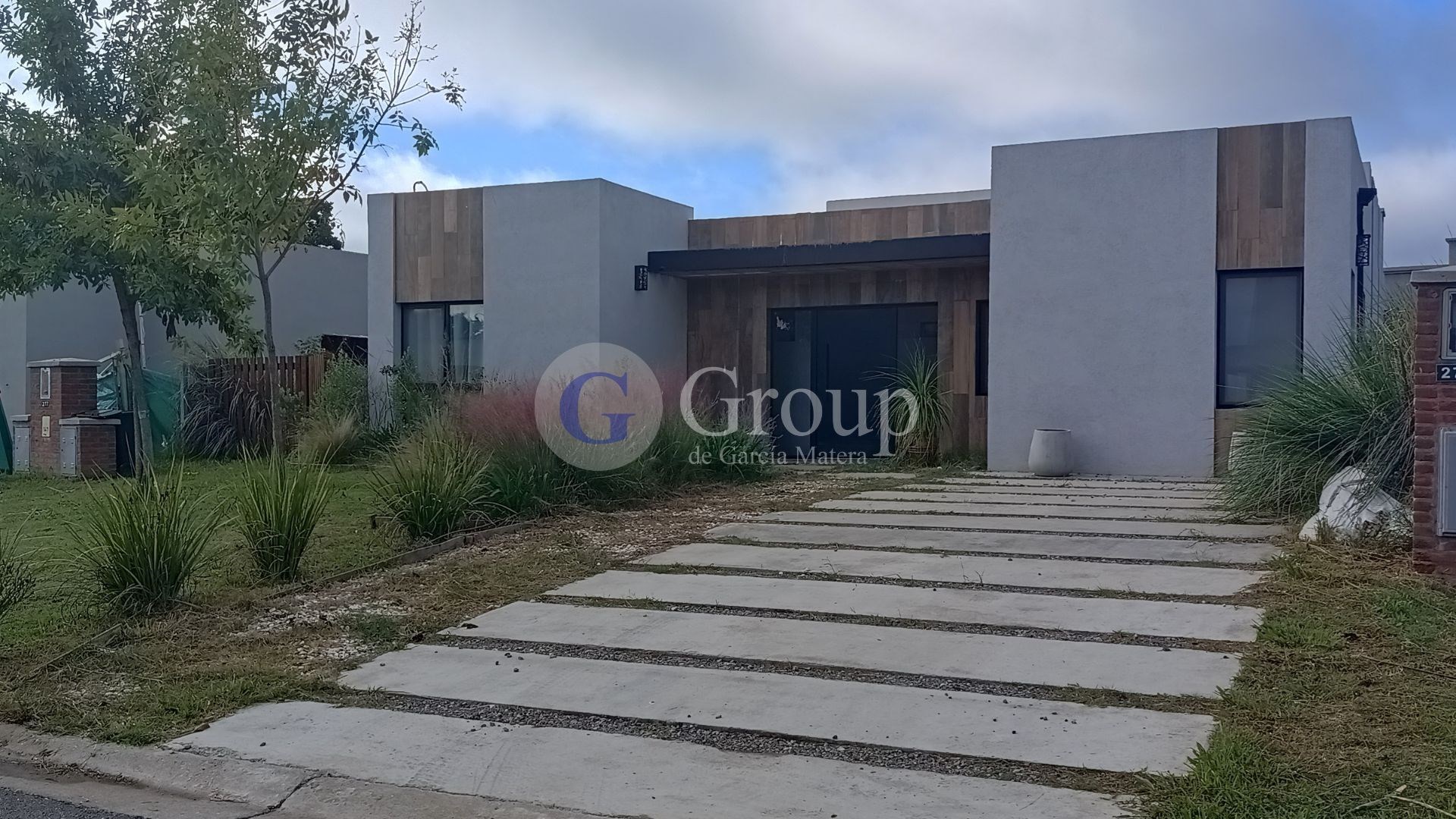 Santa Lucia, Pilar del Este.