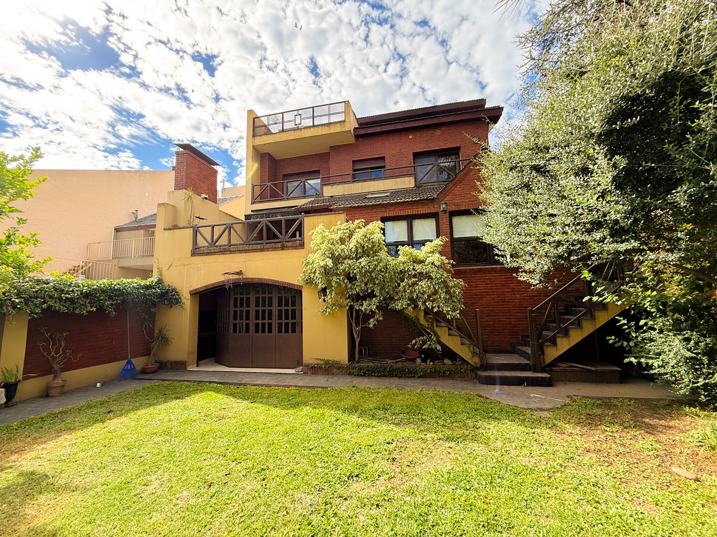 Coronel Pedro Toscano 400