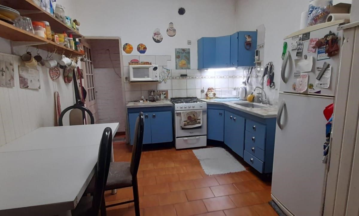 1916527818.jpg